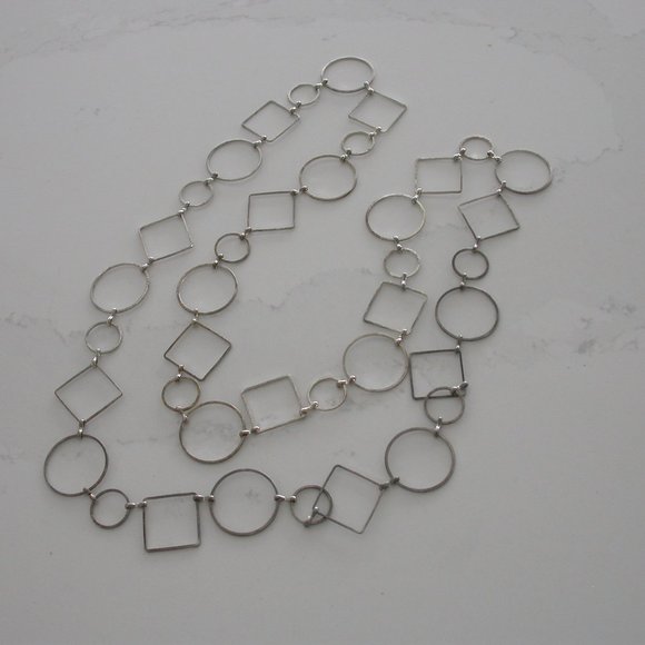 Circle and Square Chain Necklace - Picture 2 of 3